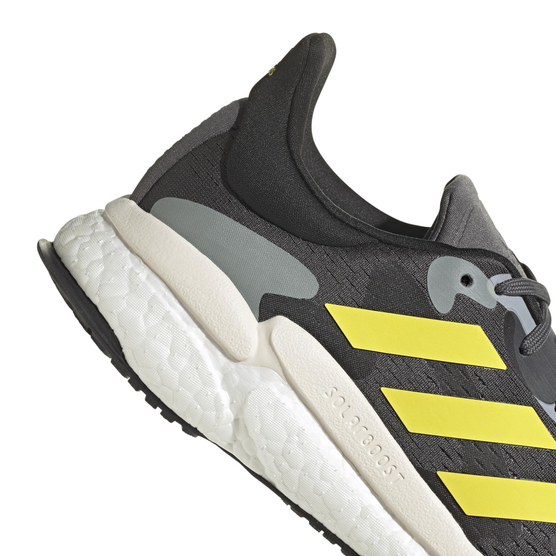 Chaussures de running adidas Solarboost 4